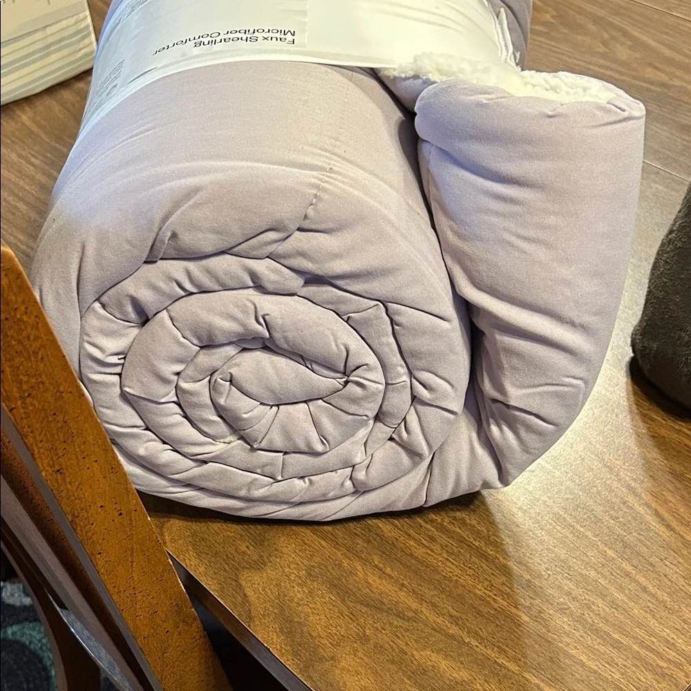 Room Essentials Faux Shearling Microfiber Comforter - Lavender